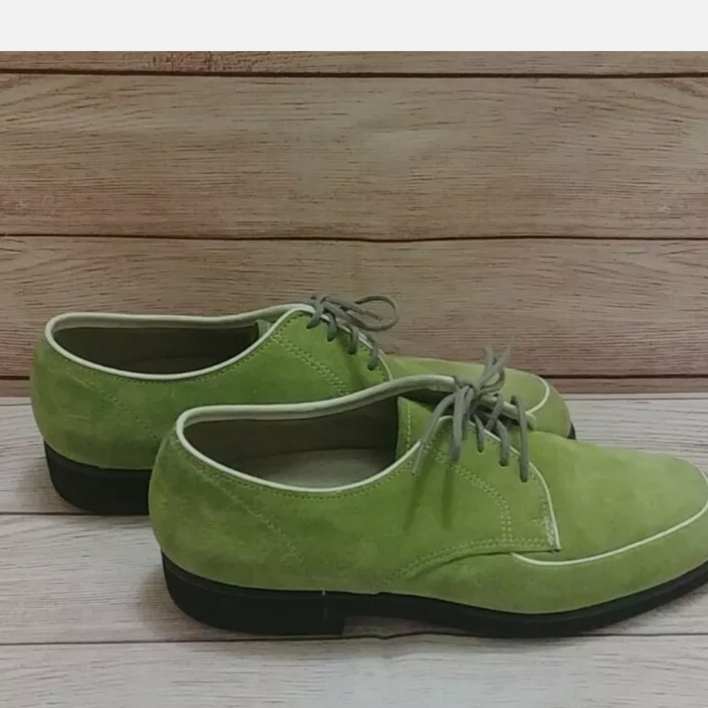 VINTAGE Hush Puppies Suede Green lace up oxfords